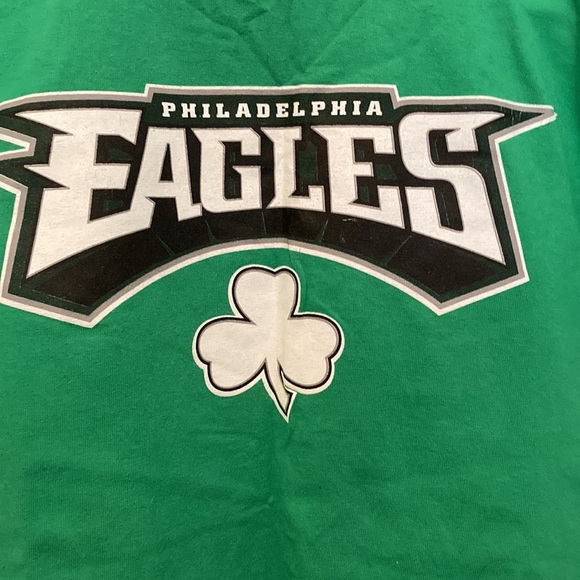 Philadelphia Eagles ☘️ T-shirt - Picture 2 of 10